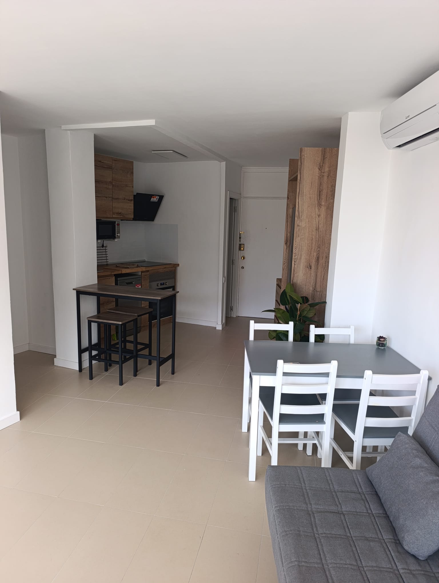 Reforma de cuina oberta en apartament d'estiu - MadartCat