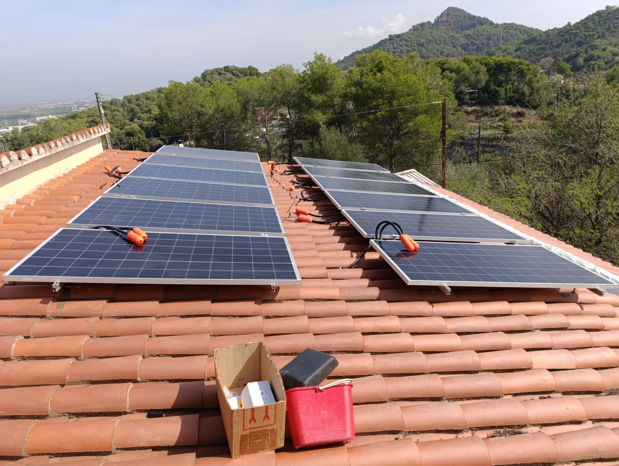 Instal·lació de plaques solars fotovoltaiques - MadartCat