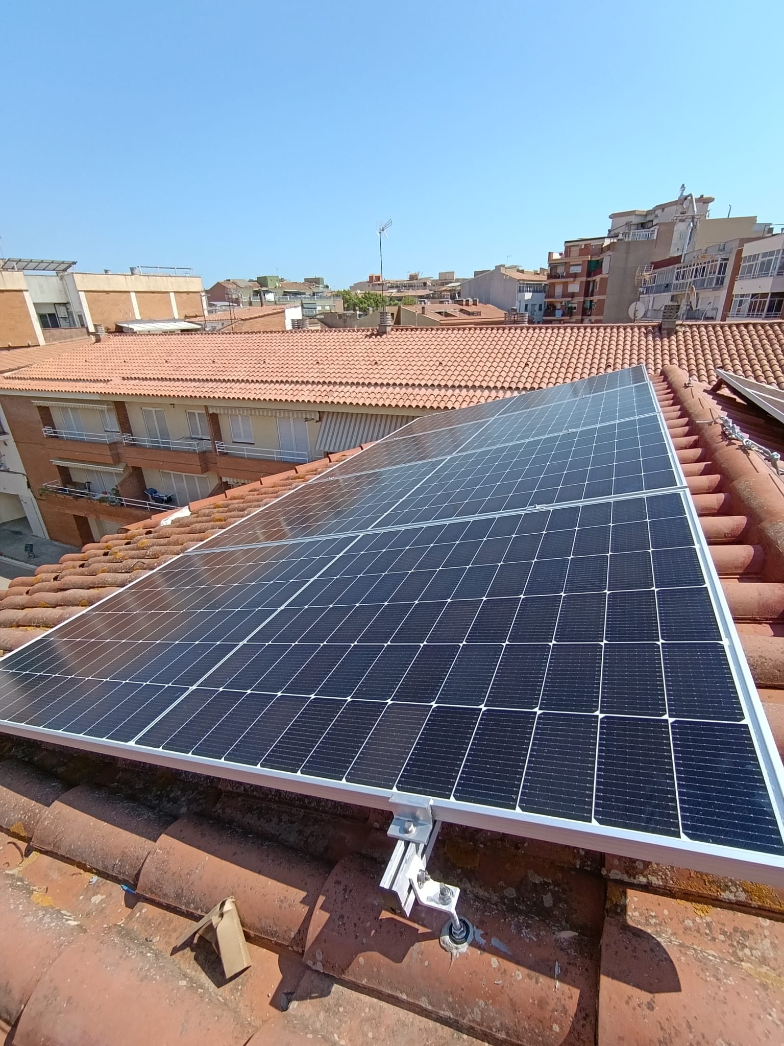 Instal·lació de plaques solars per a autoconsum - MadartCat